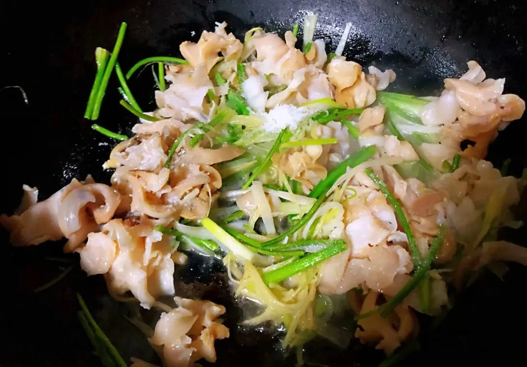 【蔥爆海螺片】做法|味道鮮美,營(yíng)養(yǎng)充足,快試試動(dòng)手制作吧